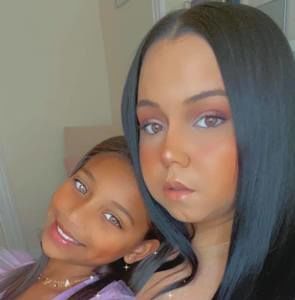 Meet your Posher, Iris